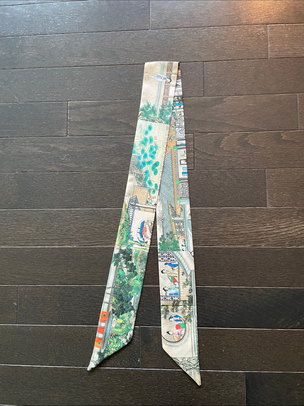 NWOT - Chinese Classic Twilly/ Scarf - Picture 5 of 6